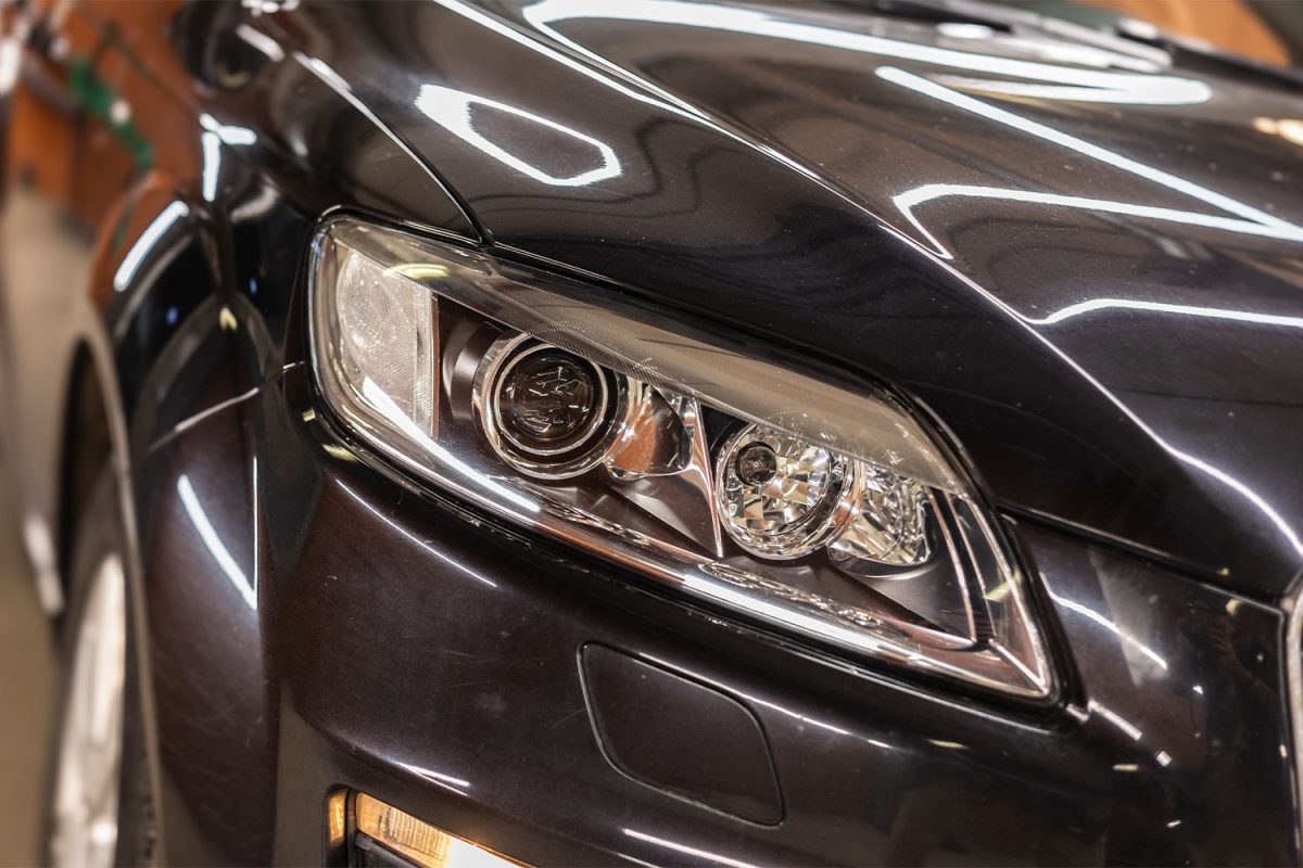 Фара Audi Q7 4L после замены ксенона на Bi-LED, полировки и бронирования стекла
