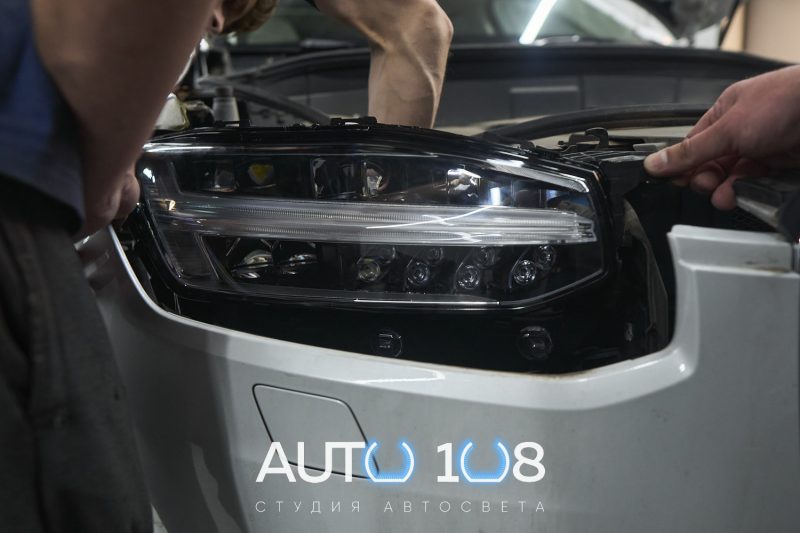Установка отремонтированной фары на Volvo XC90 II