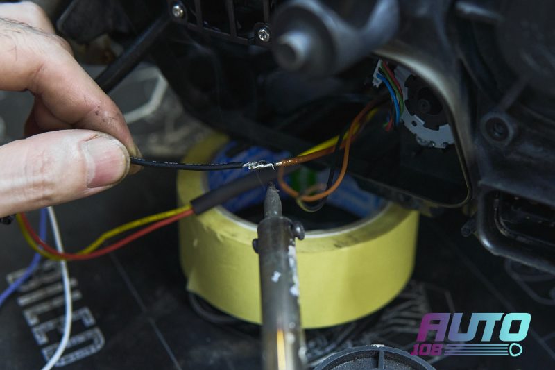 Пайка проводки Bi-LED модуля в фаре BMW E90