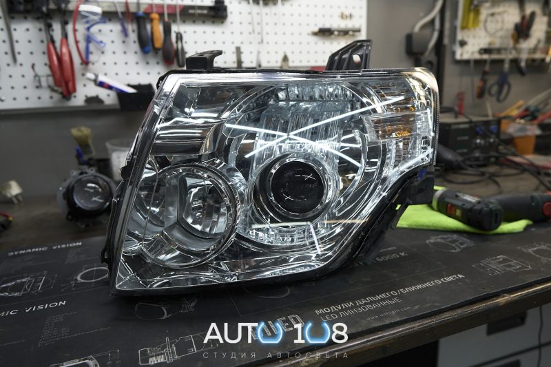 Фара Mitsubishi Pajero 4 собрана с Bi-LED линзой и новым прозрачным стеклом