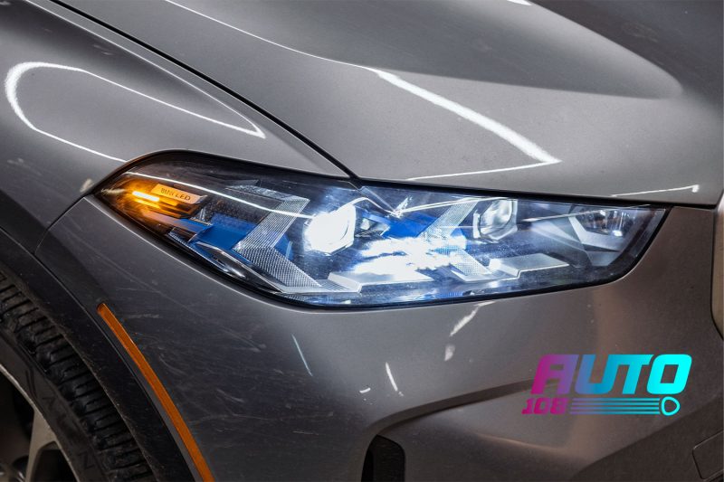 Фара BMW X5 G05 американской версии с рыжим габаритом