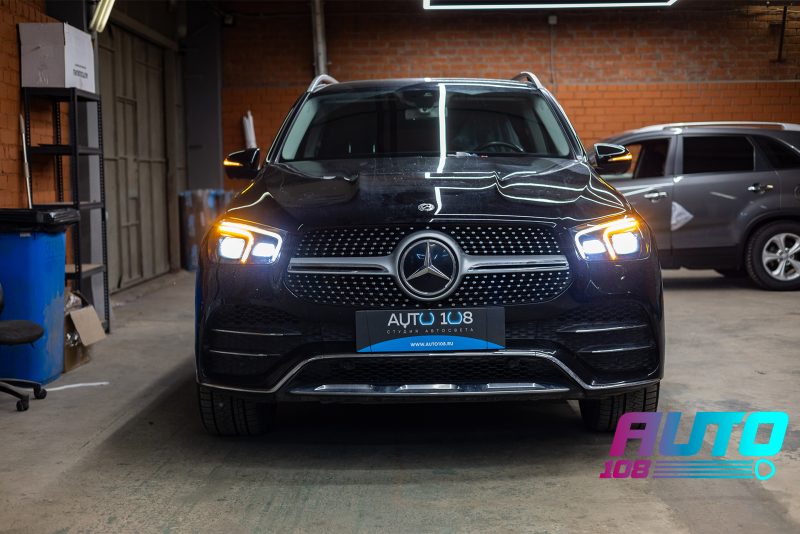 Mercedes GLE W167 после ремонта: поворотники горят в обеих фарах