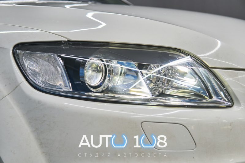 Фара Audi Q7 4L до ремонта: затёртое пескоструем стекло и уставший штатный ксенон