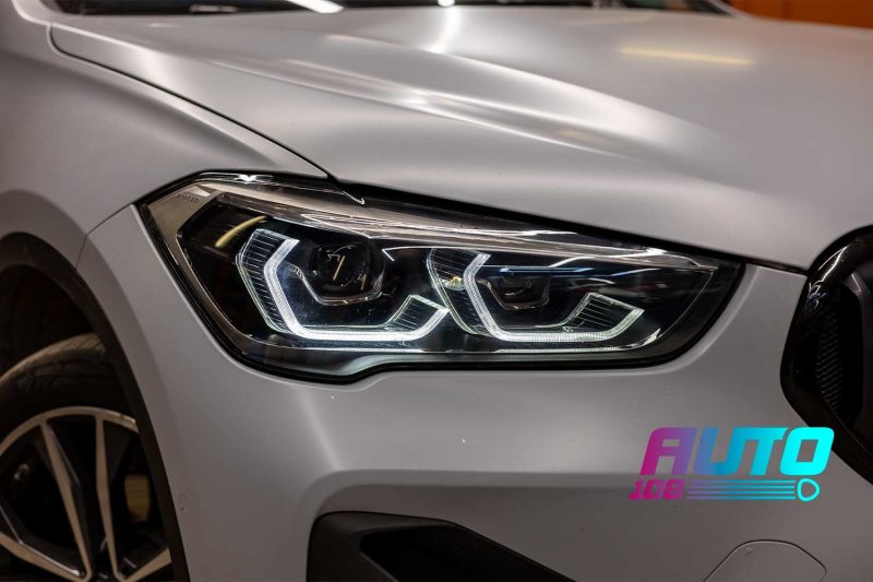 Светодиодные кольца ДХО фары BMW X1 F48 крупным планом