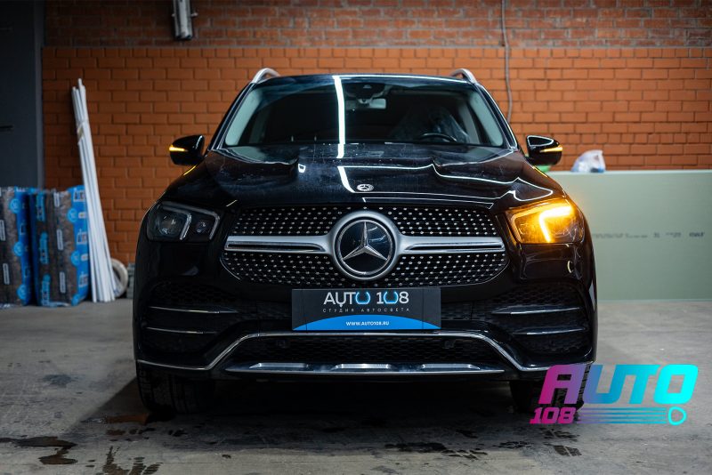 Mercedes GLE W167 с аварийкой: поворотник в правой фаре не горит