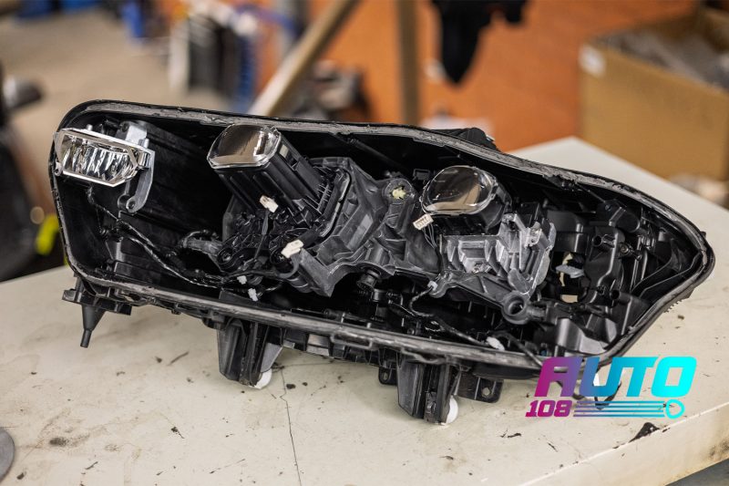 Вскрытая фара BMW X5 G05 рестайлинг без стекла и масок