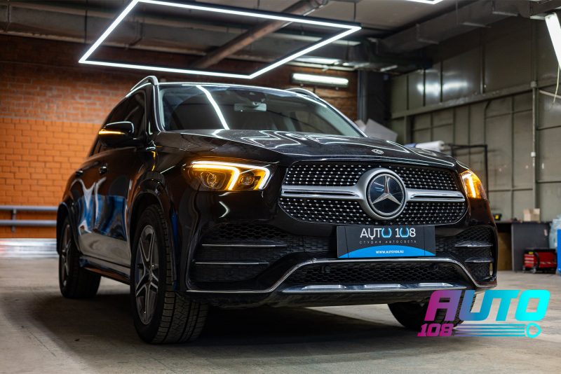 Mercedes GLE 400d W167 с работающими поворотниками после ремонта фары