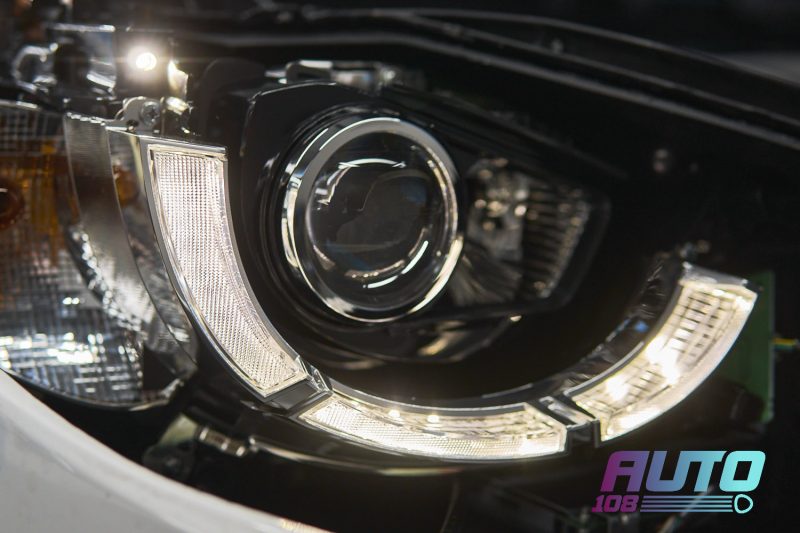 Дуга ходовых огней Mazda CX-5 KE горит после перепайки светодиодов