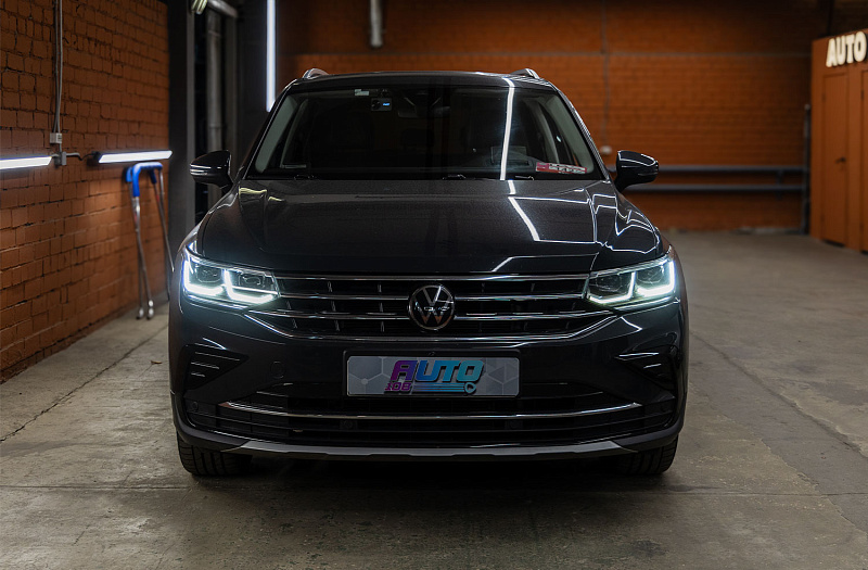 VOLKSWAGEN · TIGUAN фото