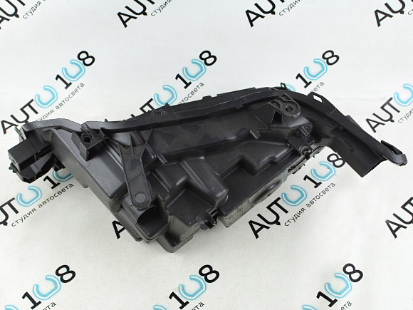 Корпус фары Lexus GX II (2019-2023) 2-й рестайлинг 3 линзы без внешнего корректора (правый) по выгодной цене