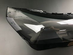 Стекло фары BMW 5 G60 (2023-н.в.) (правое)