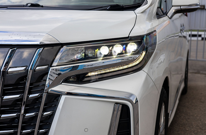 TOYOTA · ALPHARD фото