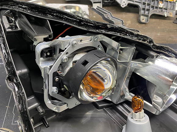 Переходная рамка Lexus IS (2005-2010) без AFS - Hella 3 / 3R (комплект, 2шт) 108 по выгодной цене
