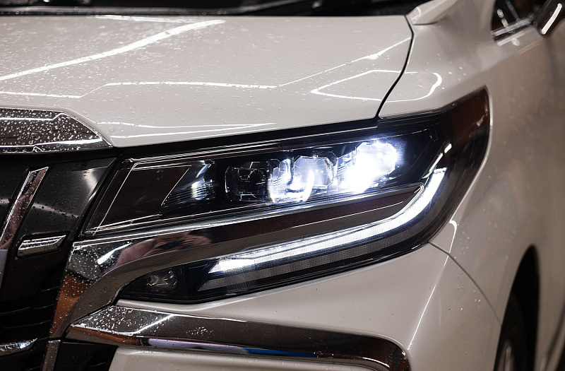 TOYOTA · ALPHARD фото