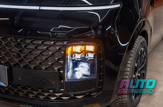 HYUNDAI STARIA фото