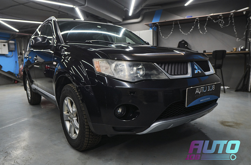 MITSUBISHI · OUTLANDER фото