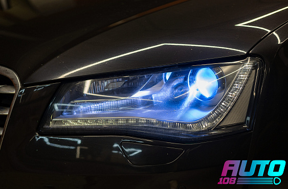 AUDI A8 фото