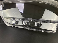 Стекло фары VOLVO XC40 I (2017-2022) дорестайлинг (левое)