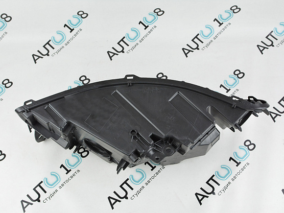 Корпус фары VOLVO XC40 I (2017-2022) дорестайлинг (правый) по выгодной цене