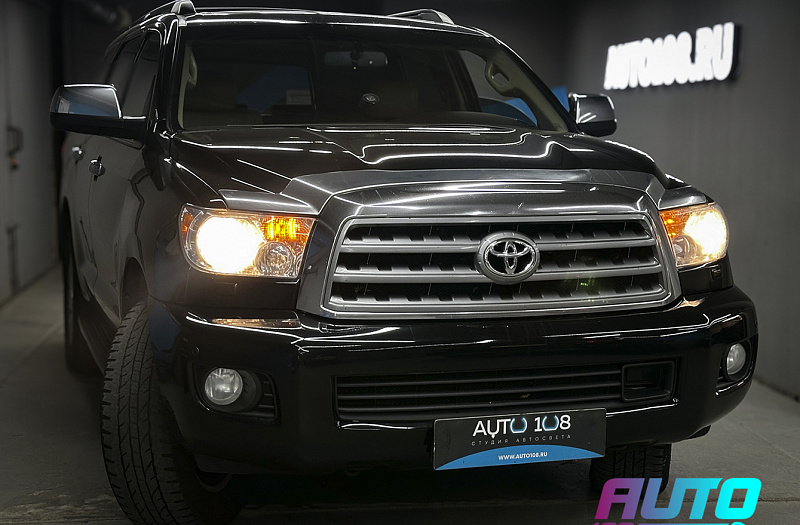 TOYOTA · SEQUOIA фото
