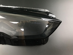 Стекло фары BMW 5 G60 (2023-н.в.) (правое)