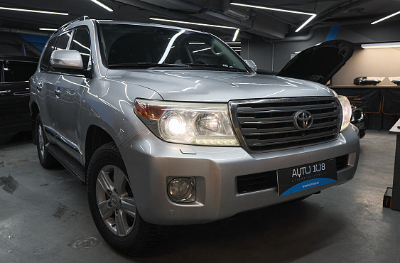 TOYOTA LAND CRUISER фото