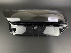Стекло фары BMW G07 (2022-н.в.) рестайлинг основной (нижней) (левое)