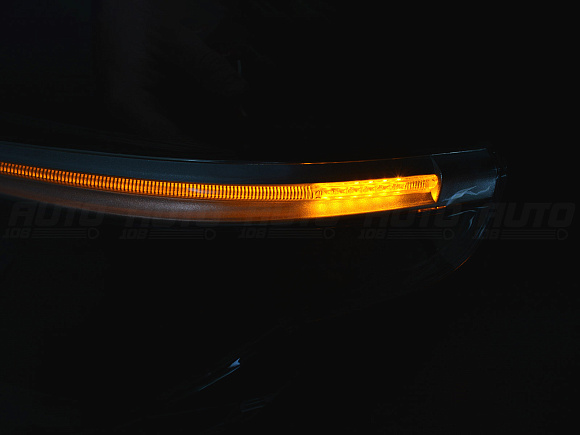 Стекло фары BMW 5 E60 / E61 (2003-2010) с LED ресничкой (правое) по выгодной цене