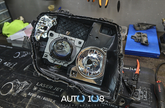 MITSUBISHI PAJERO фото