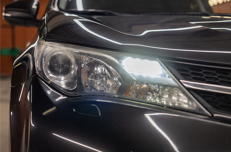TOYOTA · RAV 4 фото