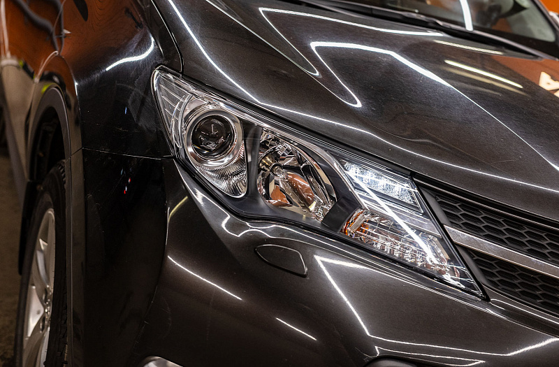 TOYOTA · RAV 4 фото