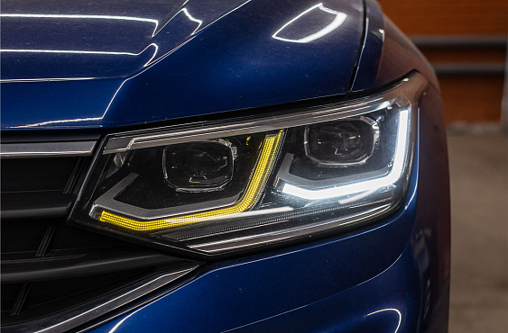 VOLKSWAGEN TIGUAN фото